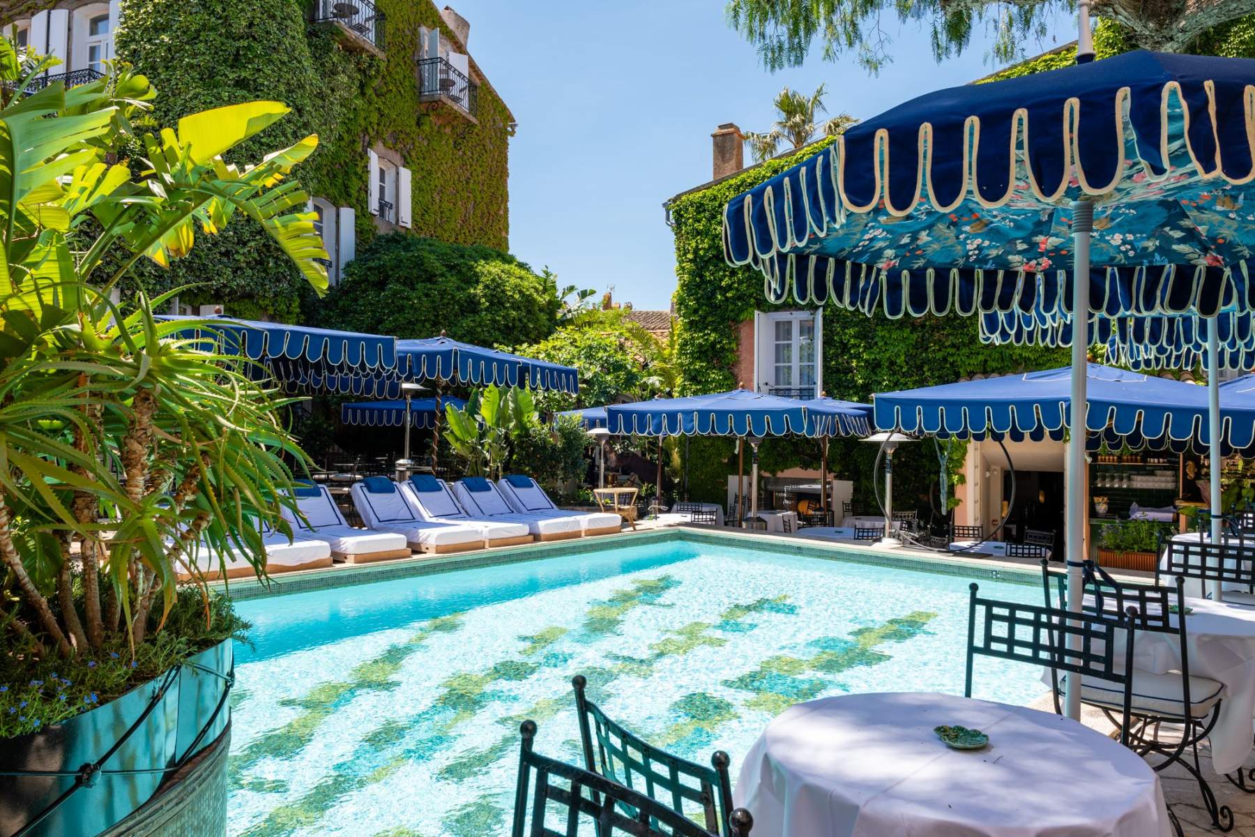 Le Yaca · Hotel de luxe 5 étoiles Saint-Tropez | Bord piscine